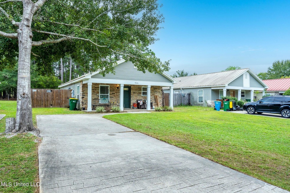1 Exterior (3 of 3)