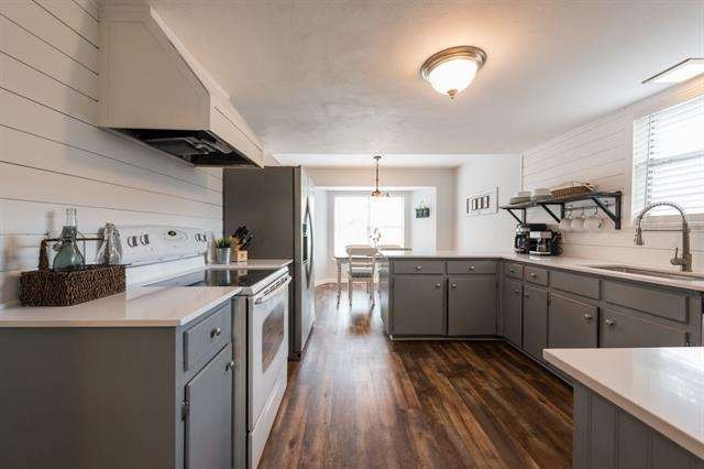 Updated kitchen with ADORABLE details throughout! 