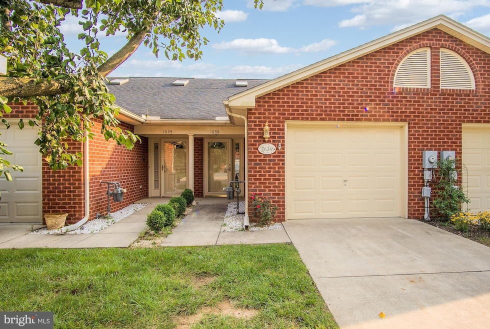 1636 Langley Dr, Hagerstown, MD 21740 - photo 1