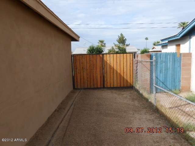 RV gate