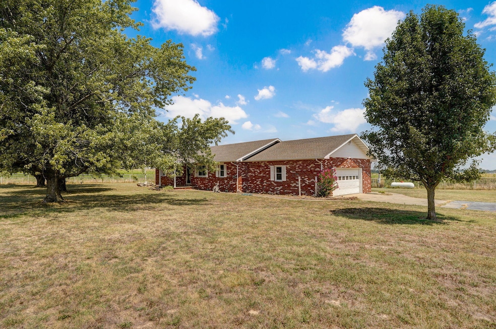 19038 Farm Road 2020, Aurora, MO 65605 - photo 1