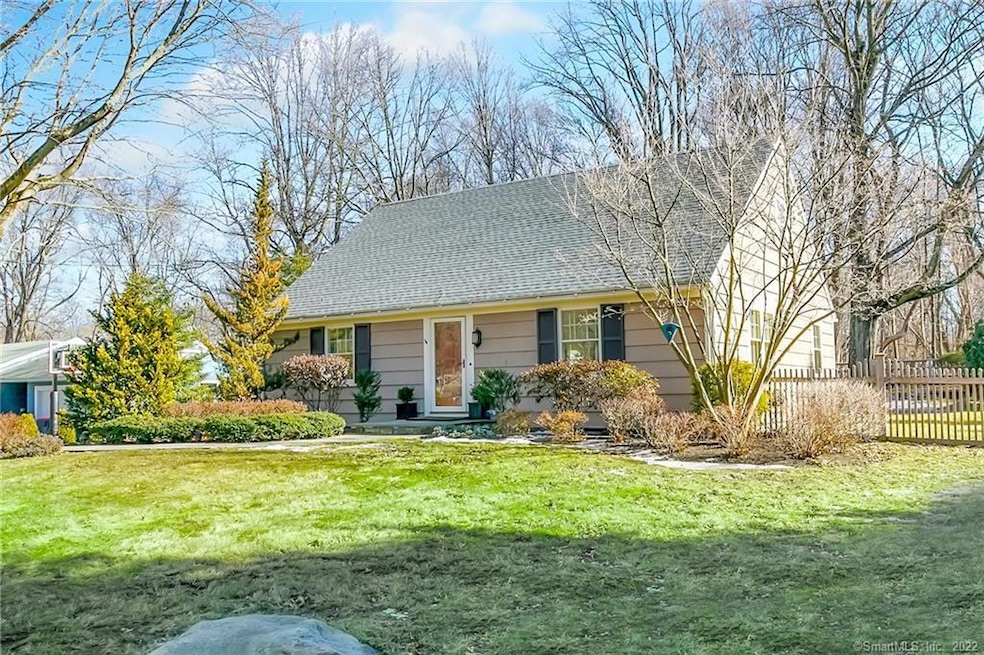 18 Stowe Place, Trumbull, CT 06611 - photo 1