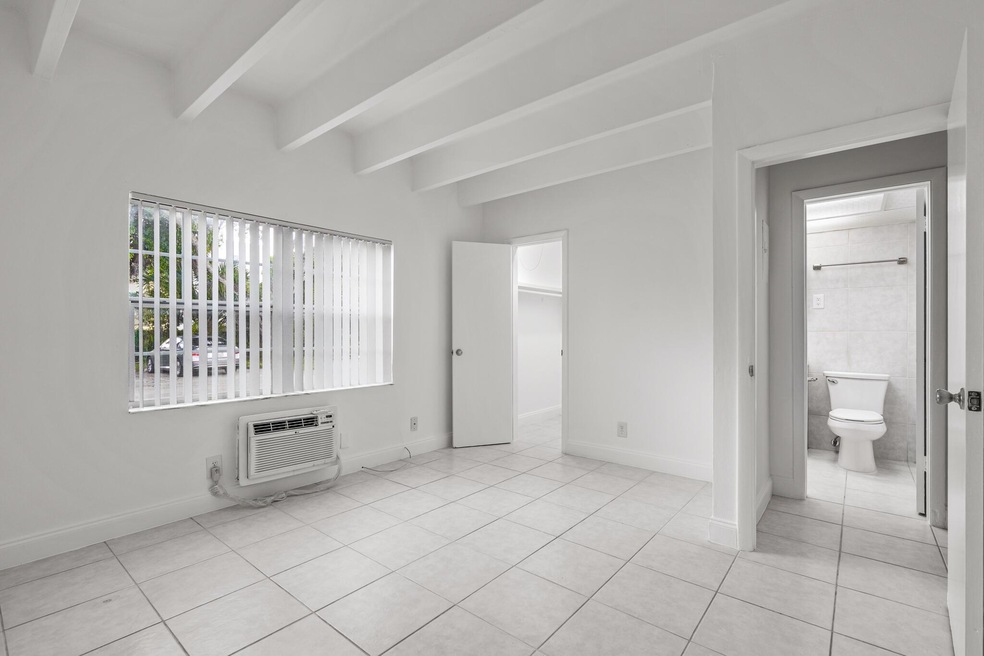 330 NW 20th St unit 104, Boca Raton, FL 33431 - photo 1