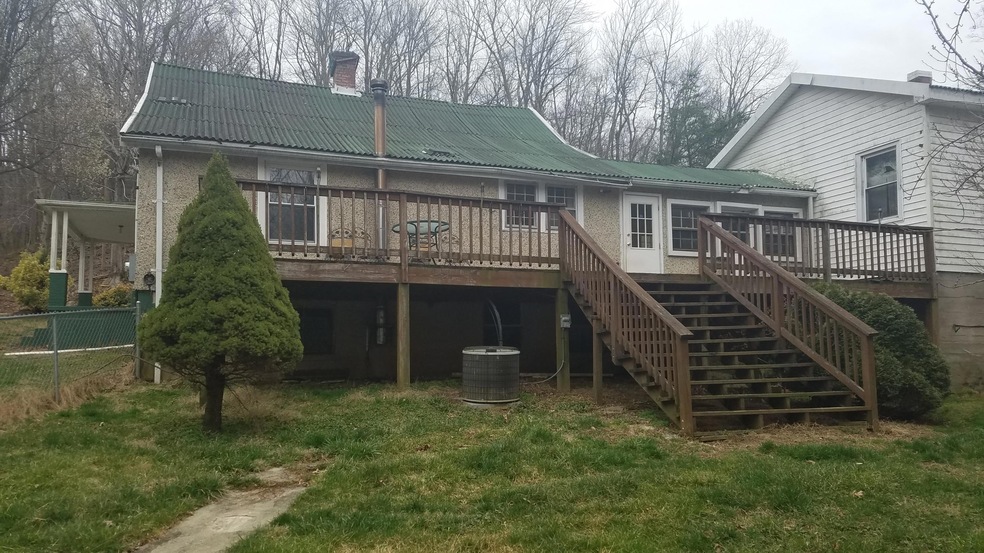 129 Coffeytown Rd, Vesuvius, VA 24483 - photo 1