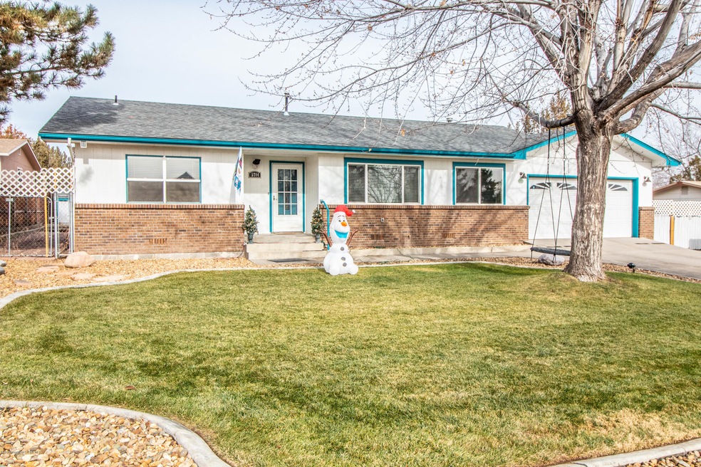 5704 Holmes Dr, Farmington, NM 87402 - photo 1