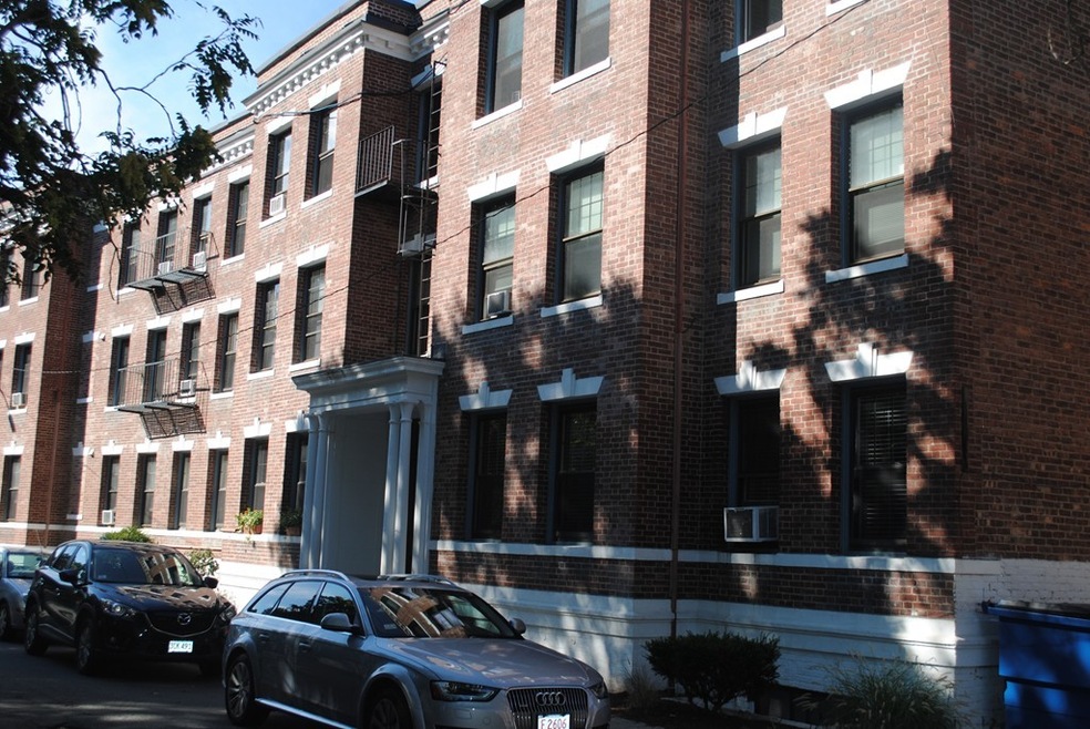 34 Kinross Rd unit 1, Brighton, MA 02135 - photo 1