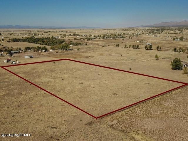 027 E N Naples, Paulden, AZ 86334 - photo 1