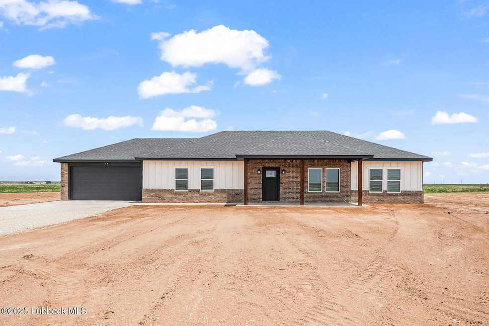 Pending $349,900 • Co-Listing Agent