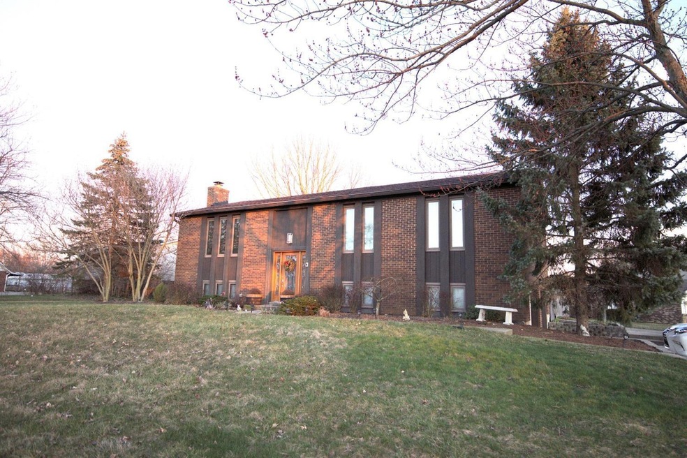 6076 Deer Run Rd, Liberty Township, OH 45044 - photo 1