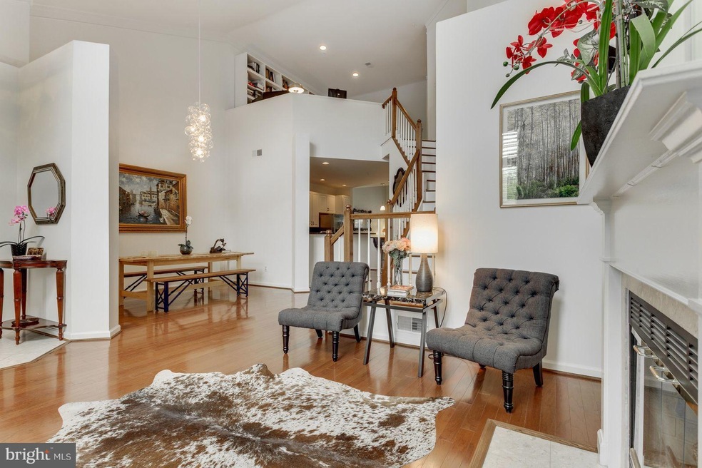 7029 Haycock Rd unit G, Falls Church, VA 22043 - photo 1