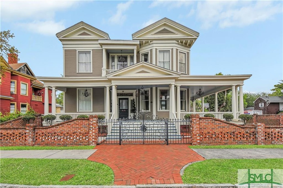110 E 36th St, Savannah, GA 31401 - photo 1