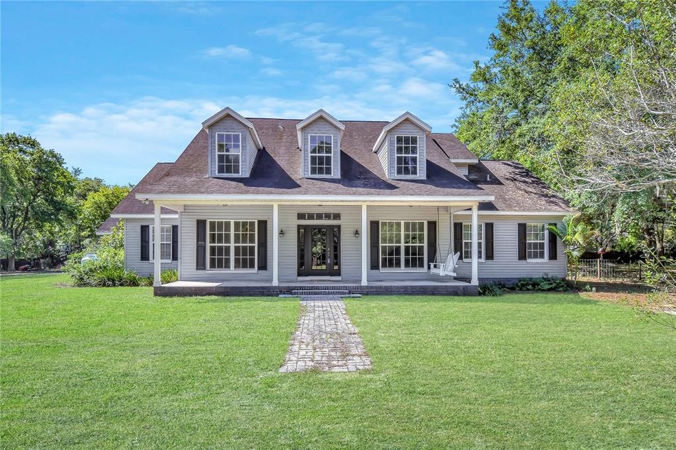 CUSTOM-BUILT SOUTHERN LIVING!