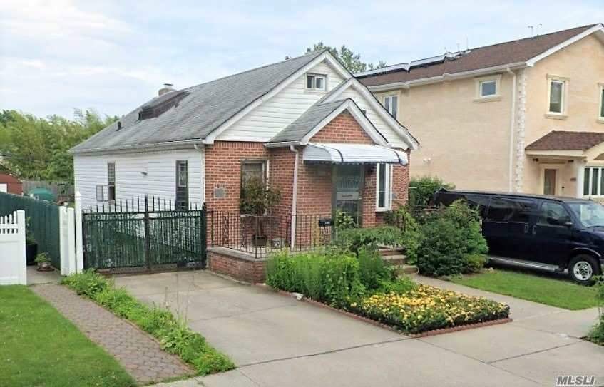 4879 187th St, Fresh Meadows, NY 11365 - photo 1