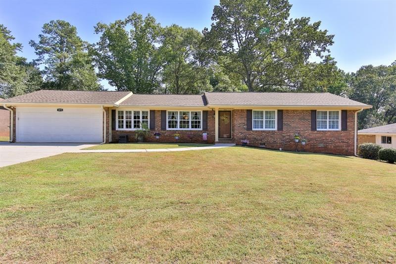 BEAUTIFULLY RENOVATED 4-SIDED BRICK RANCH!