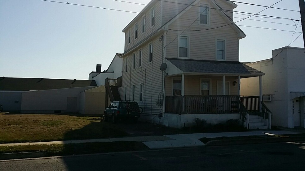 308 W Schellenger Ave, Wildwood, NJ 08260 - photo 1