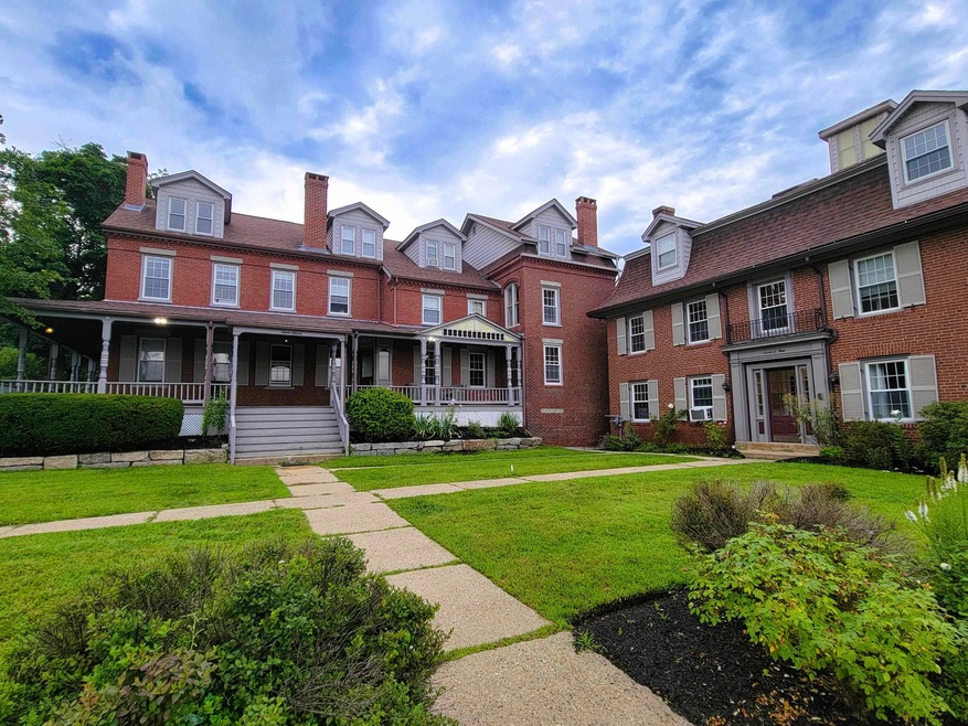 713 Central Ave unit 2, Dover, NH 03820 - photo 1