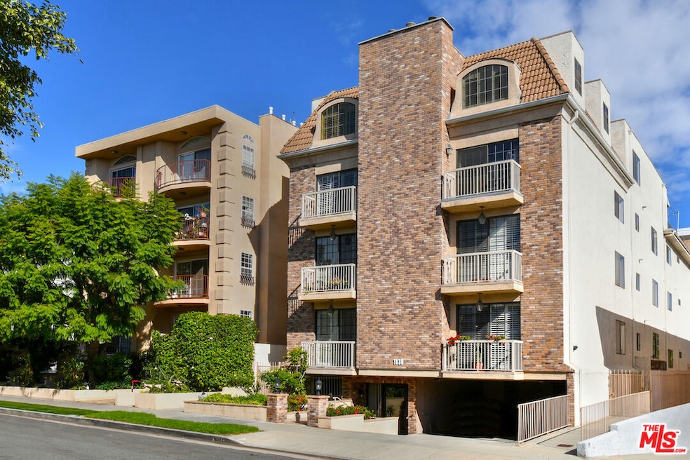 1936 Pelham Ave unit 301, Los Angeles, CA 90025 - photo 1