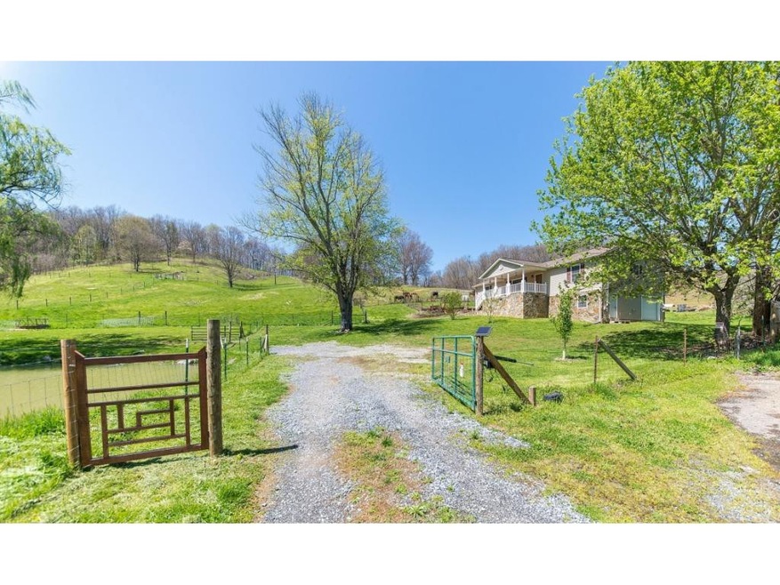 240 North Rd, Johnson City, TN 37601 - photo 1