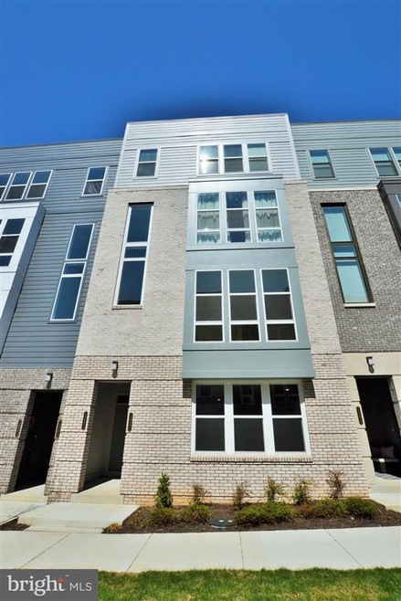 13381 Launders St, Herndon, VA 20171 - photo 1