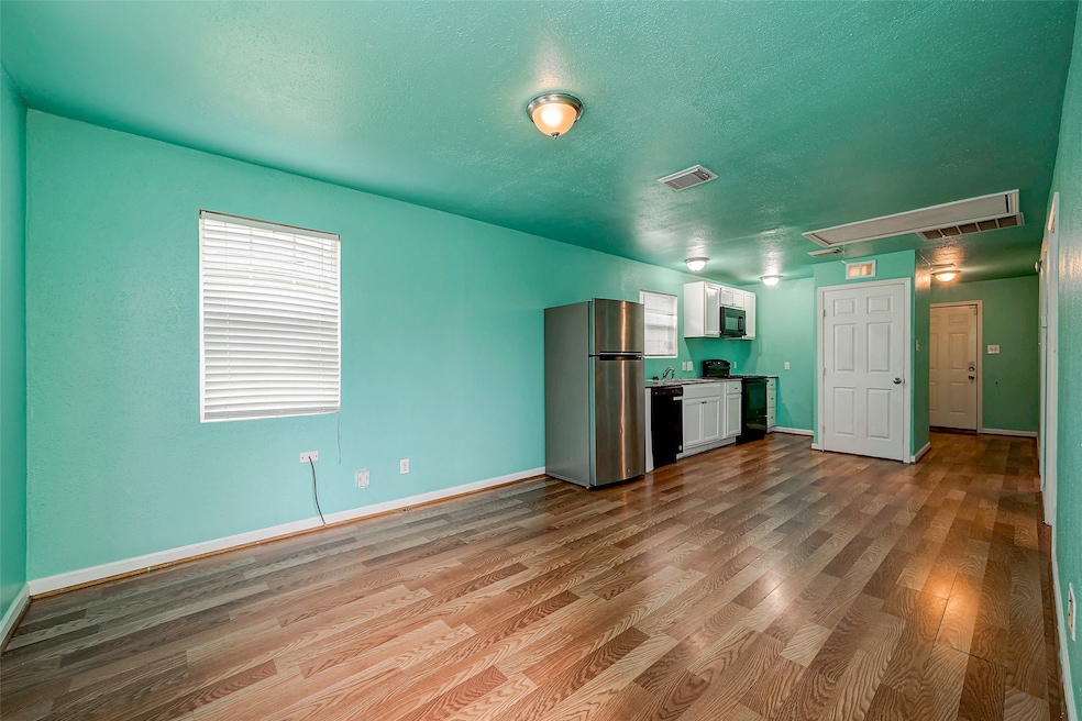 3940 King St, Houston, TX 77026 - photo 1