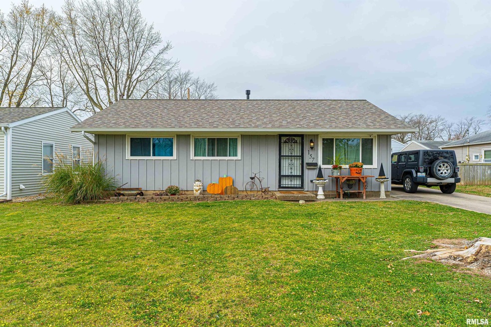 157 Carter Ln, Lincoln, IL 62656 - photo 1