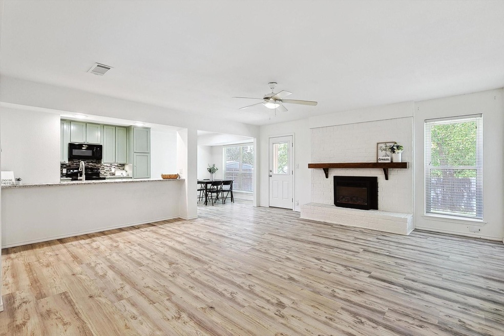 625 Steeplechase Dr, Bedford, TX 76021 - photo 1