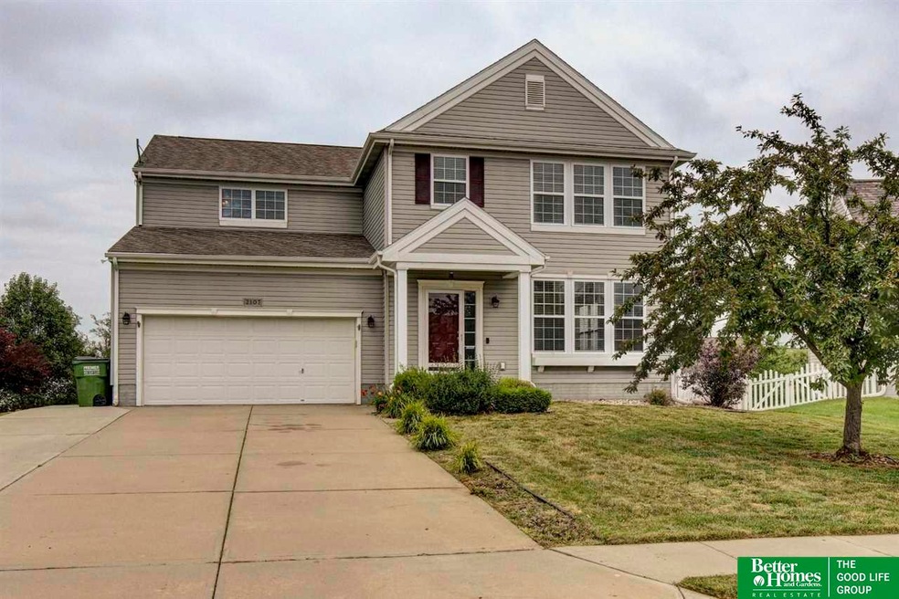 2107 S Mineral Dr, Papillion, NE 68046 - photo 1