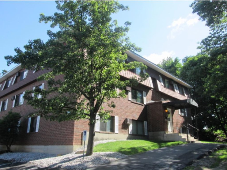 545 Calef Rd unit 27, Manchester, NH 03103 - photo 1