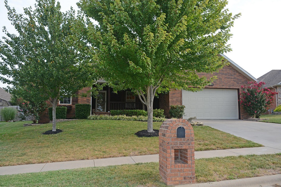 652 Spout Spring St, Nixa, MO 65714 - photo 1