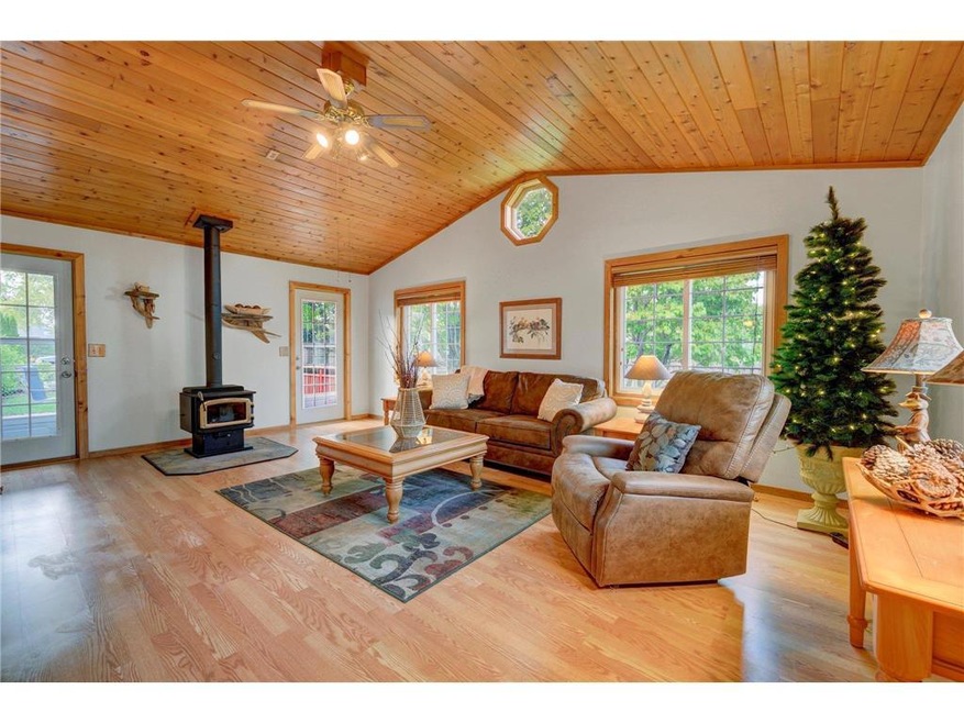 Welcome Home!! Fantastic Three Season Porch with w