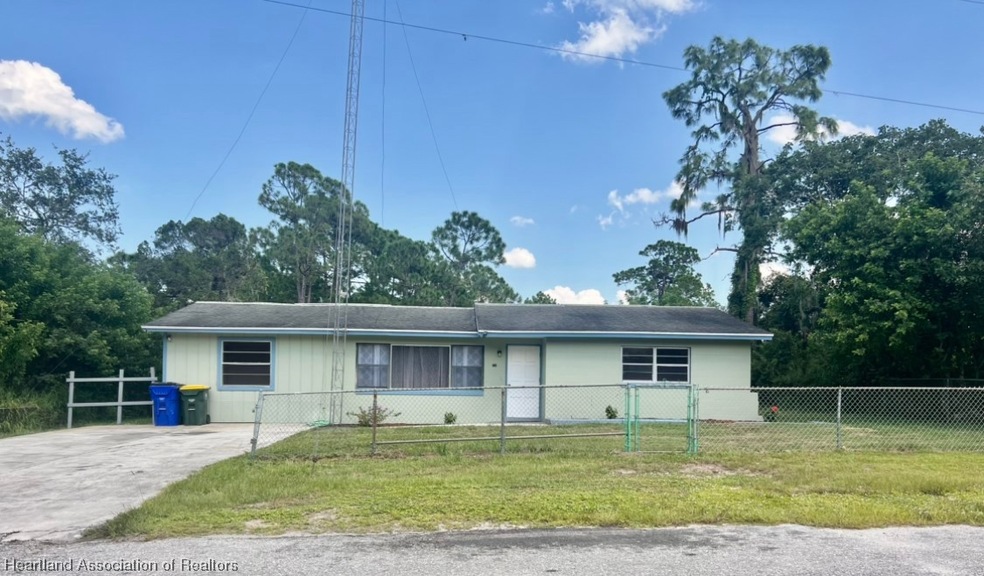 229 Dreamers Dr, Lake Placid, FL 33852 - photo 1