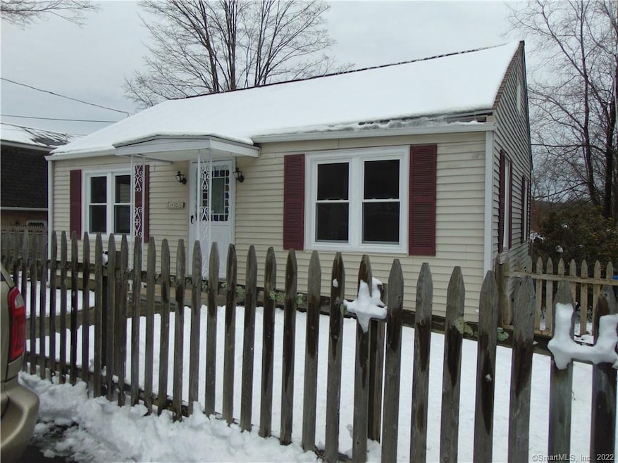 1405 Highland Ave, Waterbury, CT 06708 - photo 1