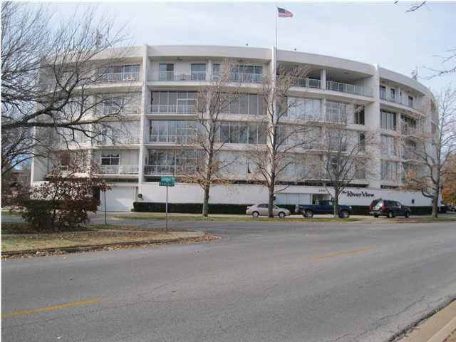 1401 River Blvd