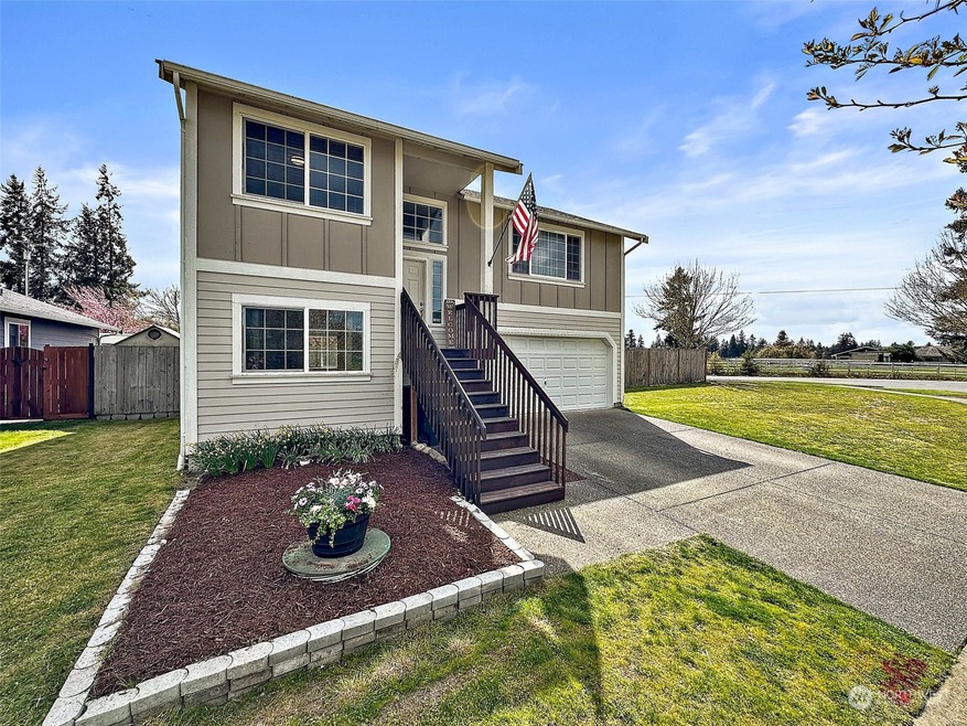 9015 Thea Rose Dr SE, Yelm, WA 98597 - photo 1