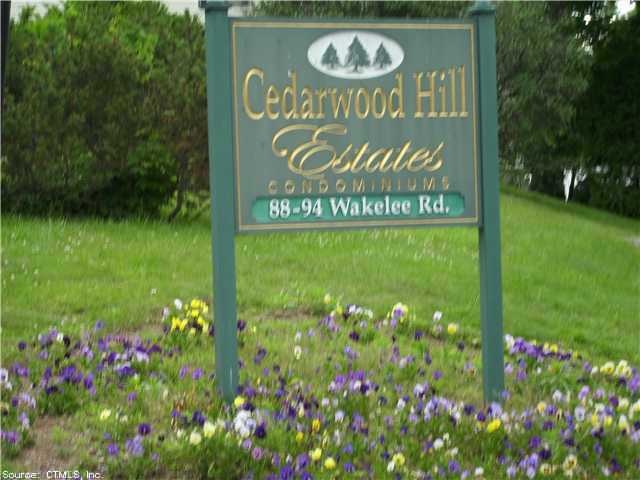 92 Wakelee Rd unit 6, Waterbury, CT 06705 - photo 1