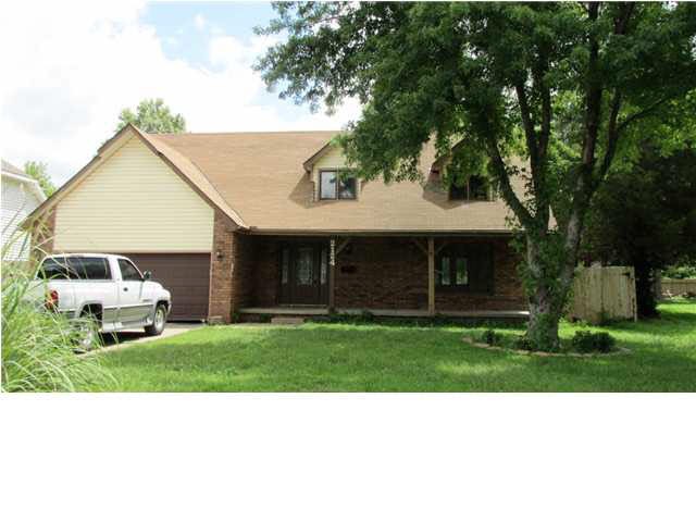 Spacious 1 1/2 story