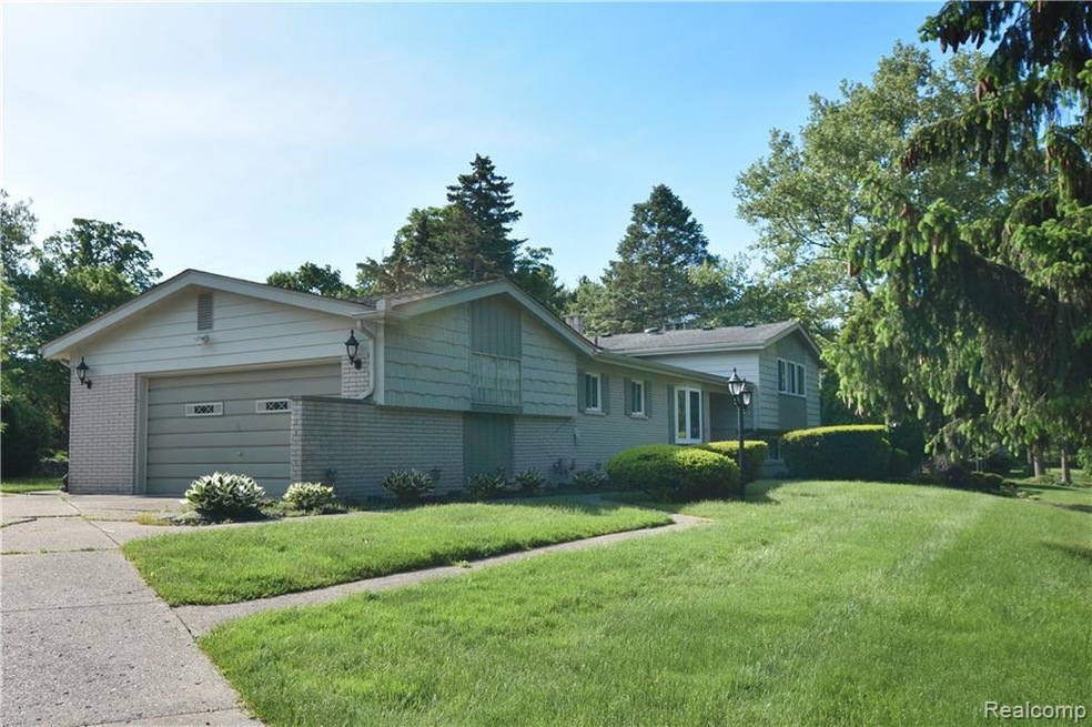 Spacious Quad Nestled on .37 acre lot