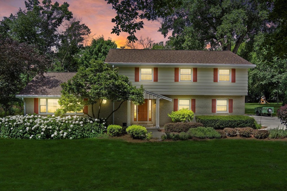 15335 Brojan Dr, Elm Grove, WI 53122 - photo 1