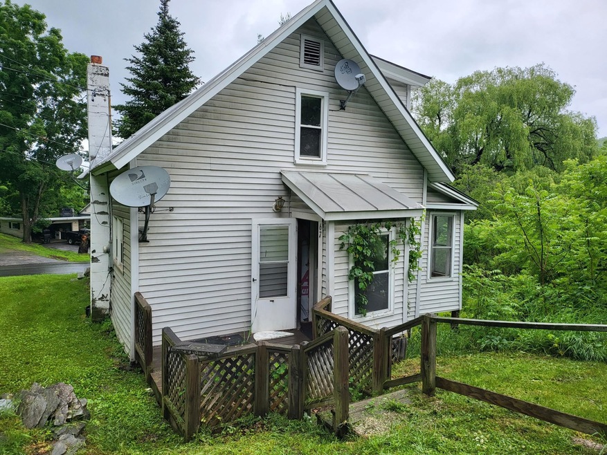 67 Pleasant St, Williamstown, VT 05679