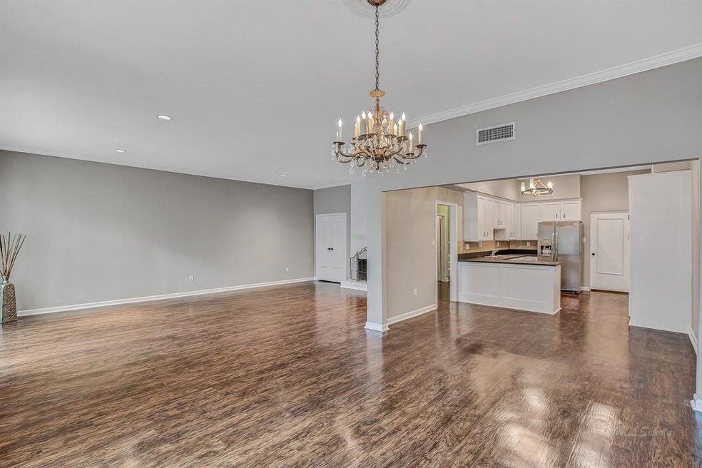 50 Legend Ln, Houston, TX 77024 - photo 1