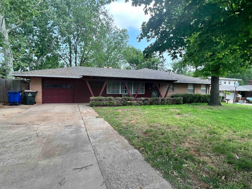 1411 Aspen Ave, Duncan, OK 73533 - photo 1