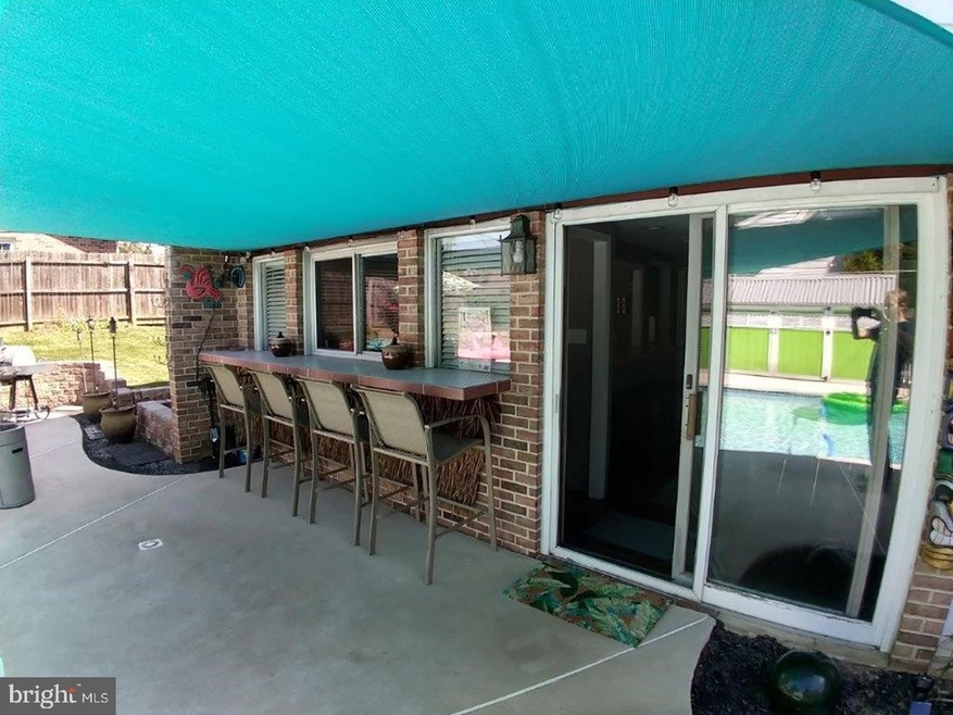 1517 Durwood Dr, Reading, PA 19609 - photo 1