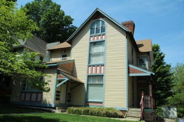 Apartment 1 and 5 entrance