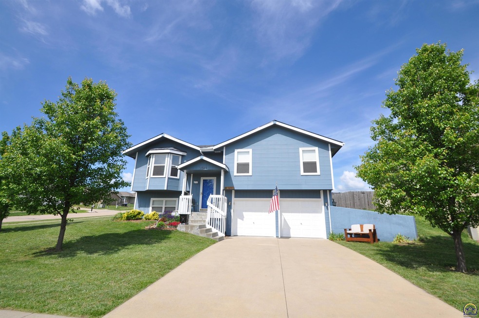 1745 SW Hidden Valley Dr, Topeka, KS 66615 - photo 1