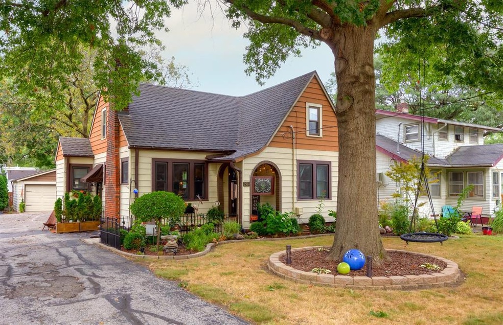 2904 48th St, Des Moines, IA 50310 - photo 1