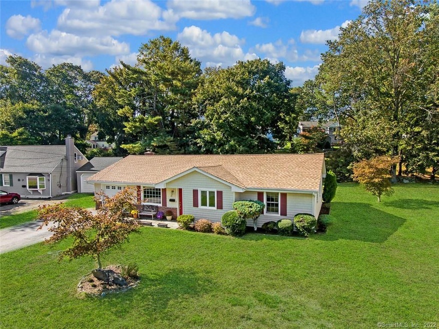 32 Barmore Dr W, Stamford, CT 06905 - photo 1