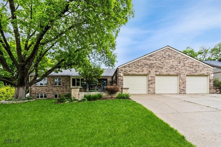 813 36th St, West Des Moines, IA 50265 - photo 1