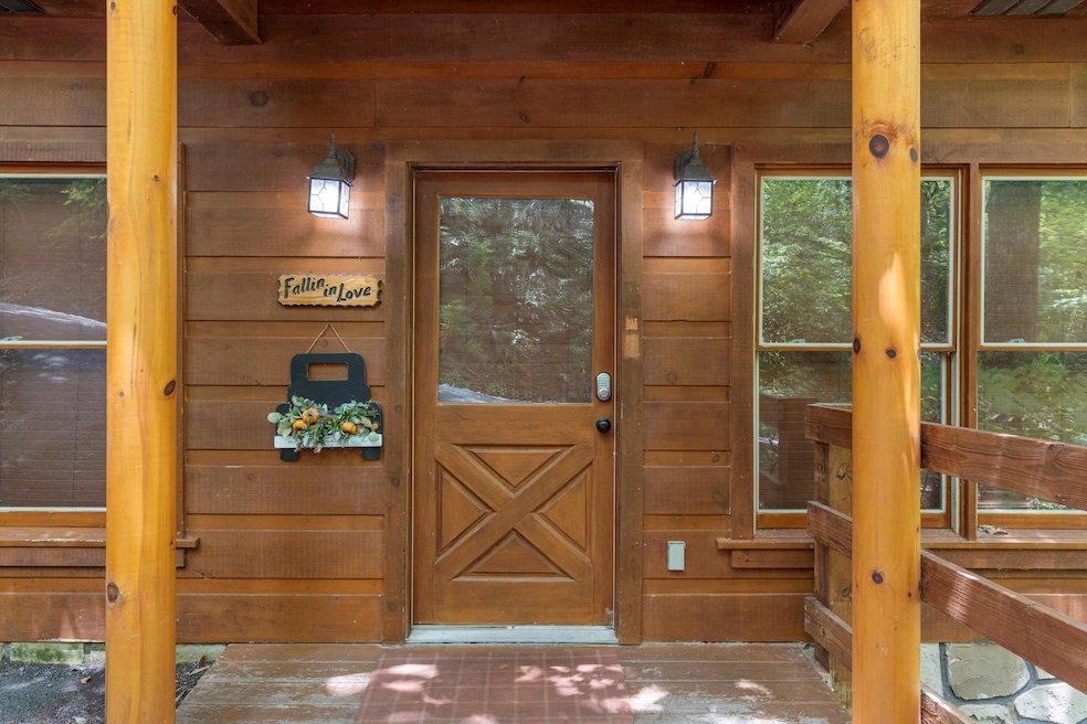 04-2457 N School House Gap Rd-03