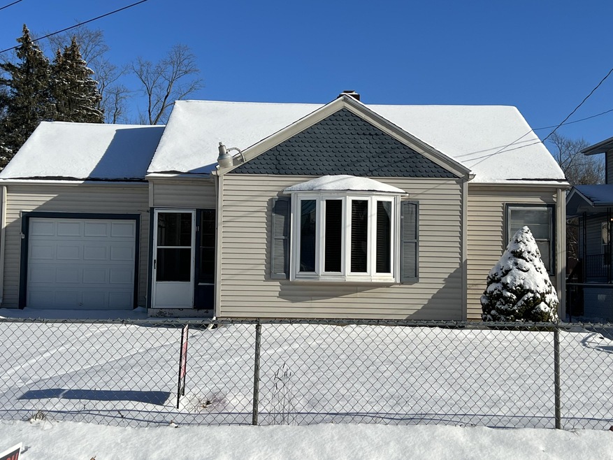 FRONT OF HOUSE_NEW ROOF