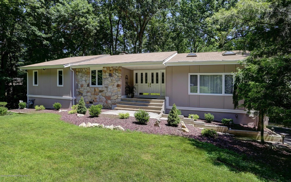 30 Mount Dr, Holmdel, NJ 07733 - photo 1